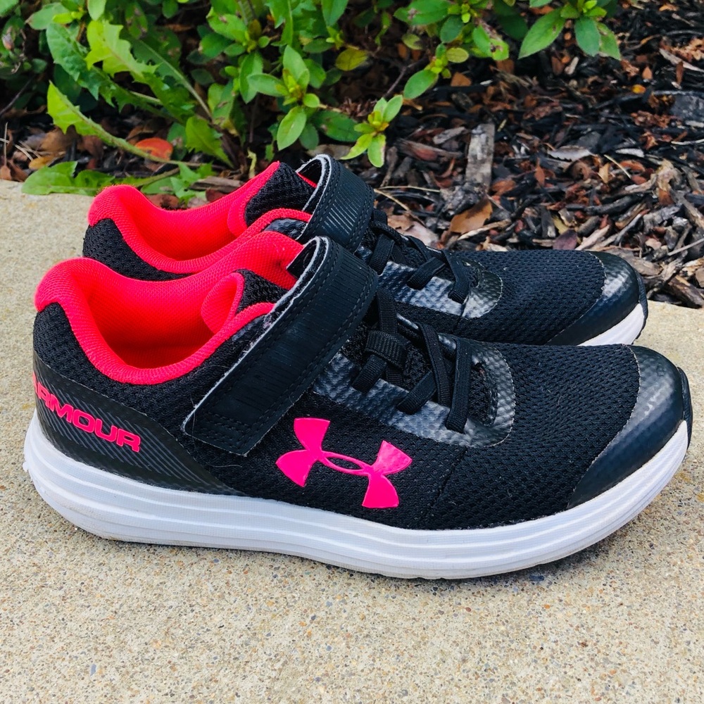 Under Armour Sneakers